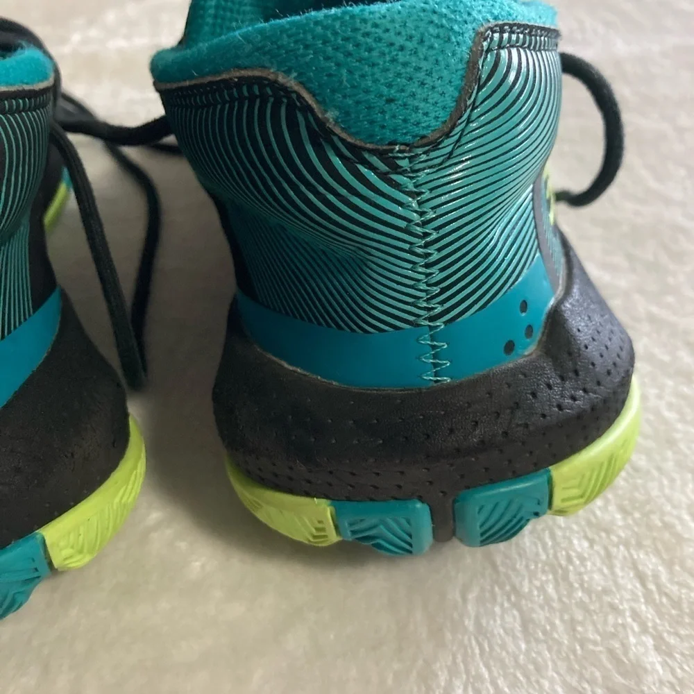 Under Armour Youth 3Zero Multicolor Sneaker Tennis Shoes Size 5Y